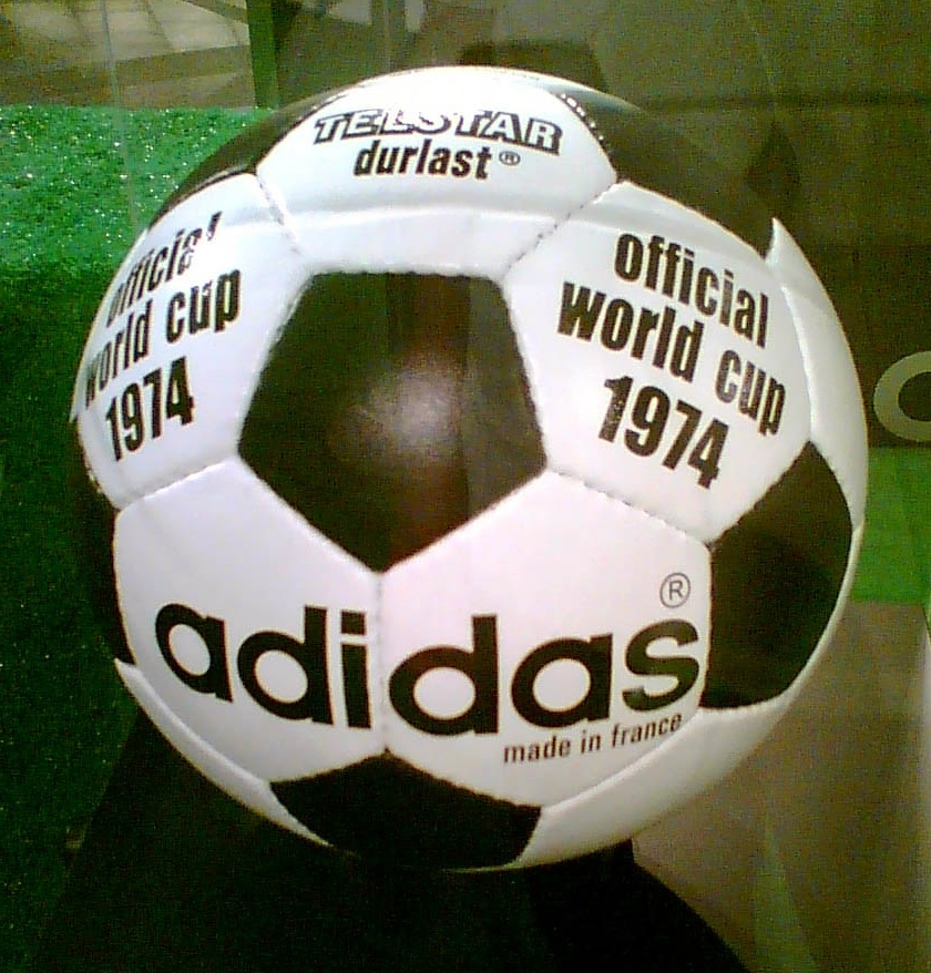 Bal�n de futbol 1974